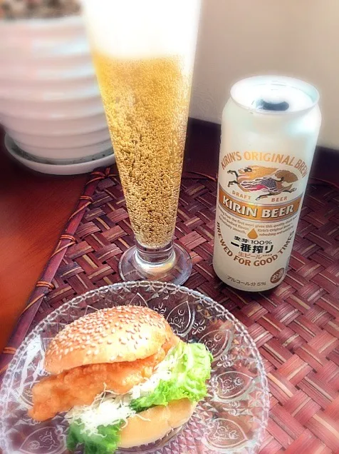 Chicken burger&Beer🍔🍻ﾁｷﾝﾊﾞｰｶﾞｰ&ﾋﾞｰﾙ|🌈Ami🍻さん