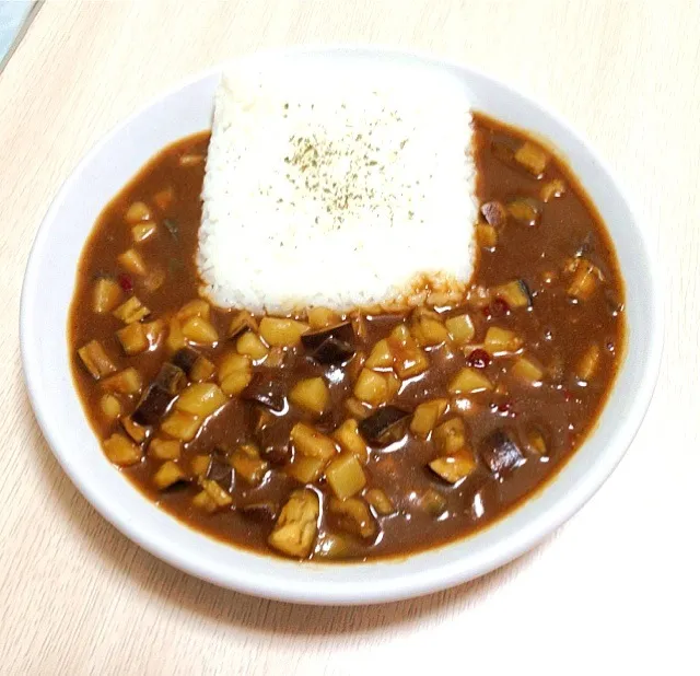 Snapdishの料理写真:肉がないのがにくいカレー|toriniknikさん