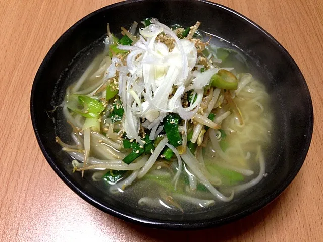 ひとり分野菜たっぷり塩ラーメン|こんこんさん