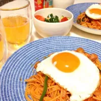 Snapdishの料理写真:目玉焼きナポリタン🍳🇮🇹|k99さん