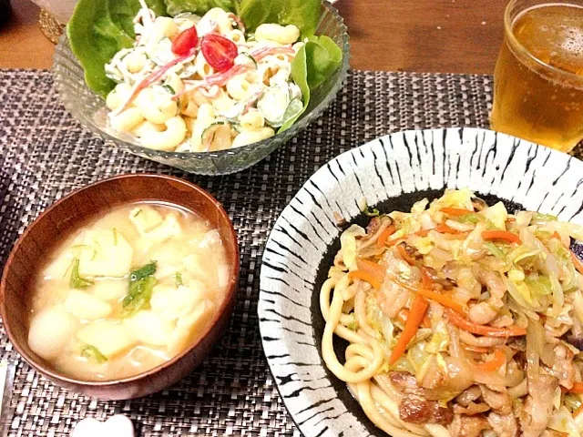 4月28日  夕飯^_^焼うどん、マカロニサラダ、お味噌汁|kaoさん