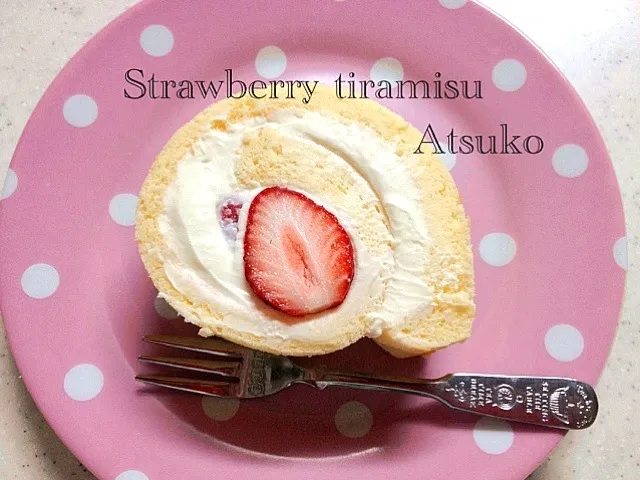 Snapdishの料理写真:🍓マスカルポーネとヨーグルトクリームの苺のロールケーキ🍓|あっちゃんさん