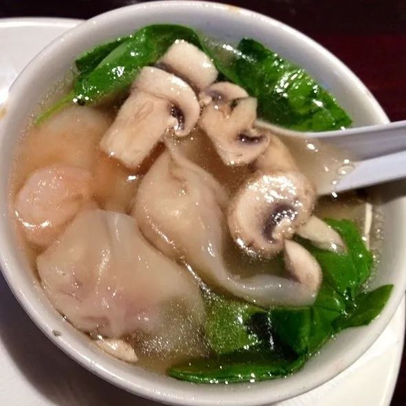 Snapdishの料理写真:Wonton Soup|Romeoさん