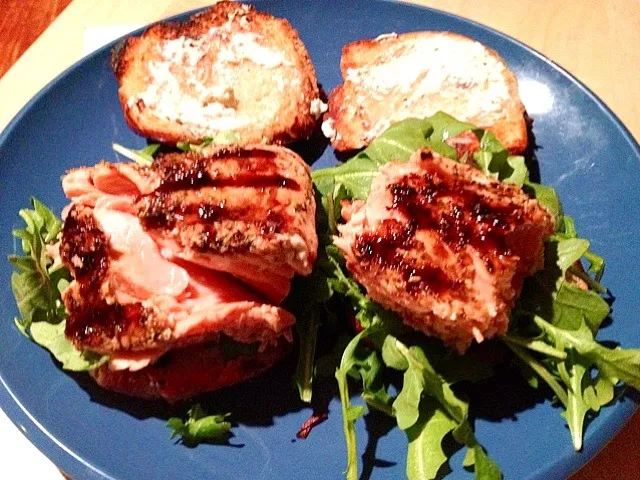 Grilled teriyaki salmon burgers with arugula.|Yasmeen 🌺さん