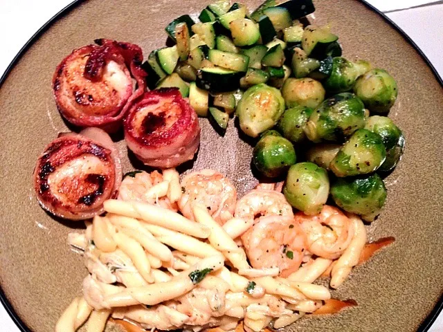 Bacon wrapped scallops, shrimp penne and sautéed brussels sprouts.|Yasmeen 🌺さん