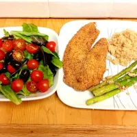 Fried tilapia with roasted asparagus and quinoa.|Yasmeen 🌺さん