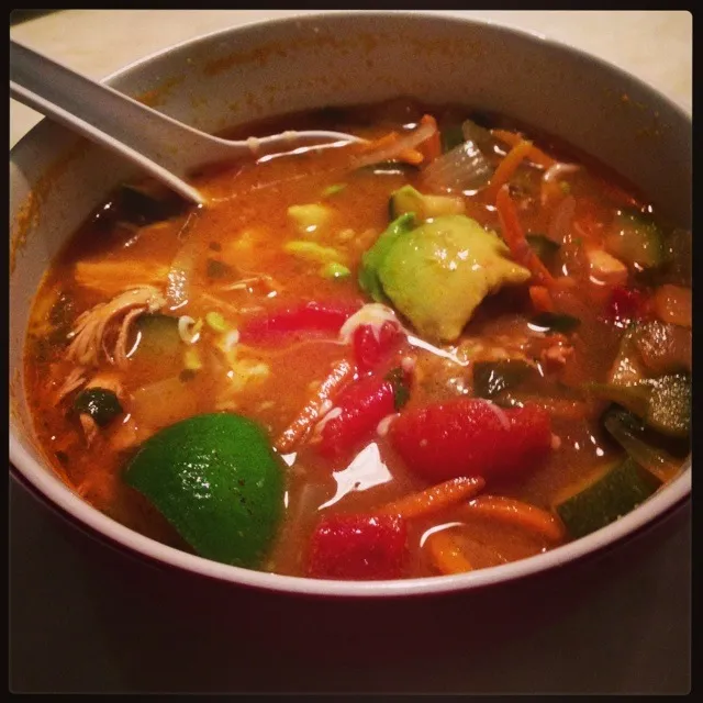 Snapdishの料理写真:Chicken tortilla soup|lavenderloveさん