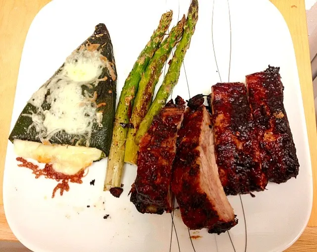 Marinated pork ribs with hickory BBQ sauce, mozzarella chile poblano, and roasted asparagus.|Yasmeen 🌺さん