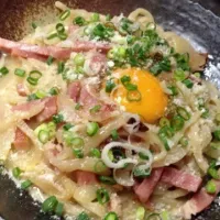 Snapdishの料理写真:カルボナーラうどん釜玉風|城ヶ岳360°さん