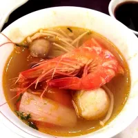 sea food and mushroom hot pot!|Trúc-Khanh Hoang Nguyenさん