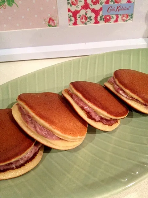 Red bean paste with whipped cream Drayaki (Japanese pancake sandwich)|Chibiko's Kitchenさん