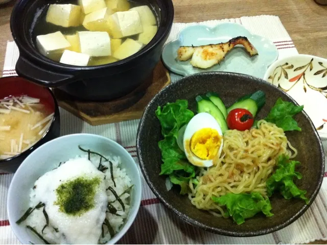 たら西京焼き・湯豆腐・とろろ飯＊ラーメンサラダ・えのきインゲン味噌汁|まーままさん