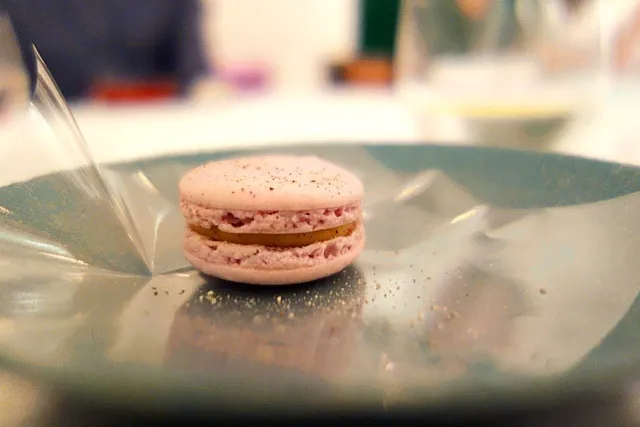 Foie gras & mango macaron|willzさん