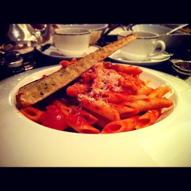 Tomatoe Penne & Garlic ciabatta|Tameka Alexandraさん