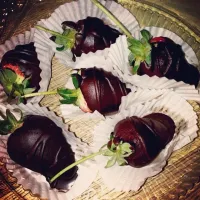 Chocolate covered strawberries|Brooke Bassettさん