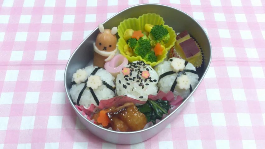 お花の手まりおにぎり弁当♪|かおりんさん