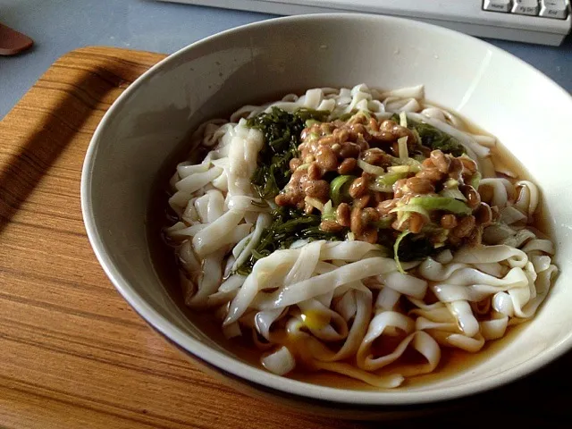 Snapdishの料理写真:めかぶ、納豆でねばねばぶっかけうどん|さヴァさん