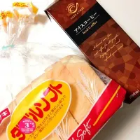 Snapdishの料理写真:パン/アイスコーヒー|ありささん