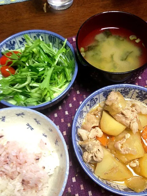 肉じゃが(豚肉) サラダ 味噌汁|掛谷節子さん