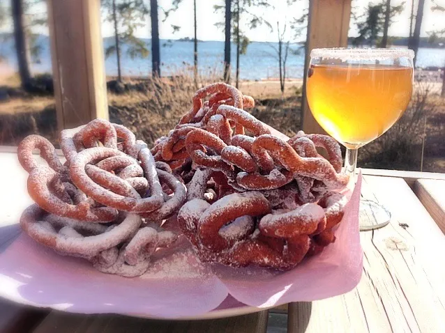 Funnel cake and Mead for the 1 of May|Patrikさん