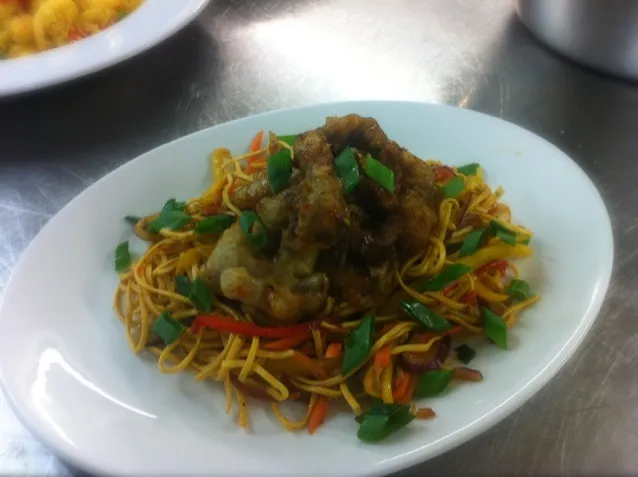 Crispy beef with egg noodles|colin kimberさん