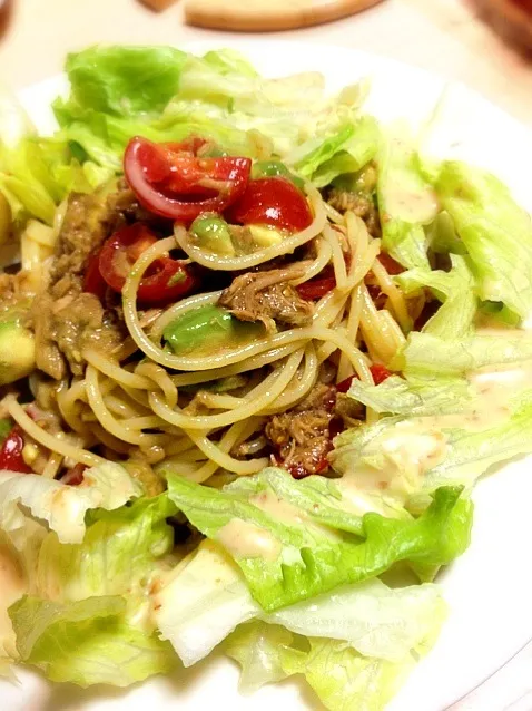 chilled pasta with tomatoes, avocados and tuna|あぼちさん