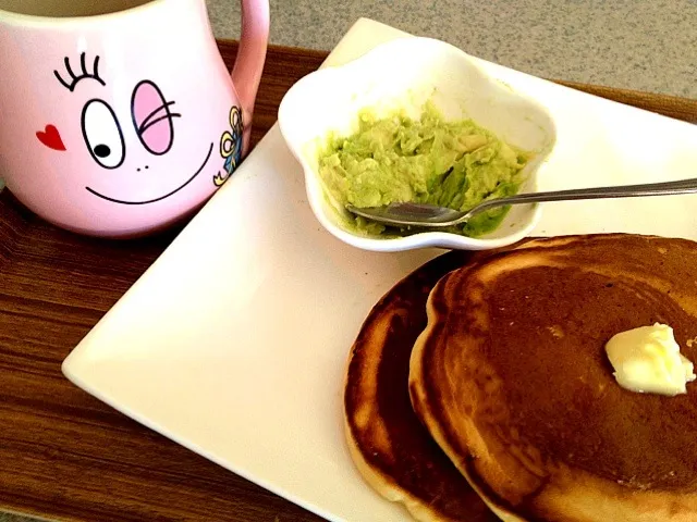 アボカドとホットケーキとえいこく屋の紅茶|kasugaさん