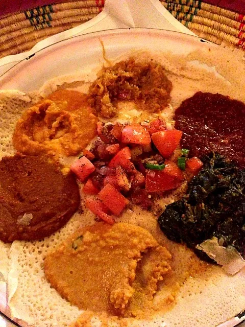 Ethiopian veggie platter on teff bread :)|georgianaさん