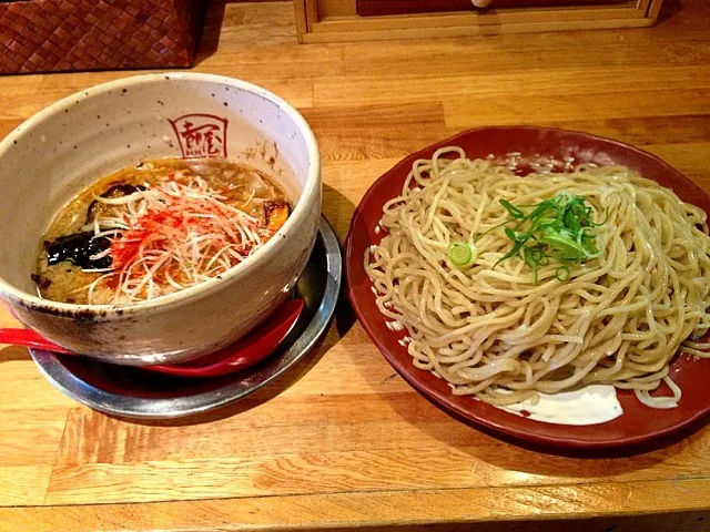 Snapdishの料理写真:豚しゃぶと野菜のつけ麺 2.5玉|kutsuna ippeiさん