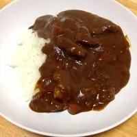 Snapdishの料理写真:すじ肉カレー|ピクピクさん