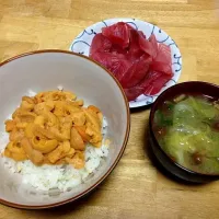 塩水うに丼となめこの味噌汁 マグロの中落ちも|ピクピクさん