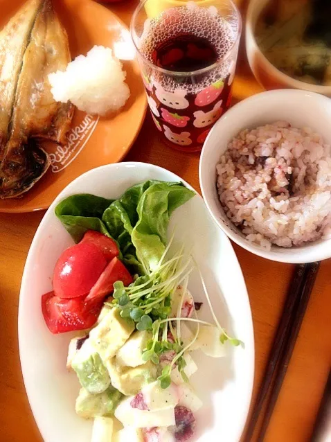 Snapdishの料理写真:タコ長芋アボカドサラダ定食|水野愛日(ミズノマナビ)さん