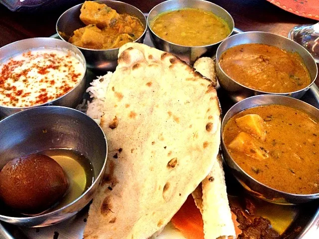 thali with northern indian food|Cloudy Gさん