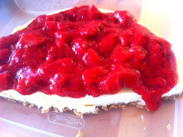 Snapdishの料理写真:Tofu/cream cheese cake with strawberry rhubarb topping and a kashi go lean crust|virginia frasseさん