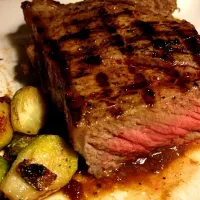 Snapdishの料理写真:NY Strip and Garlic Bacon Brussel Sprouts|tammy hayesさん