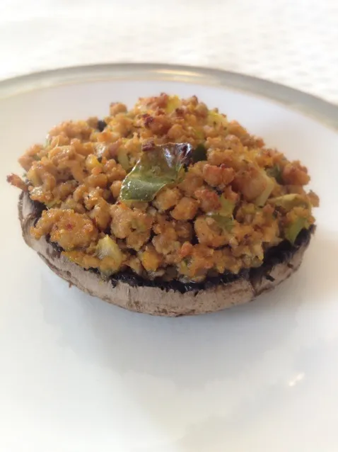 Snapdishの料理写真:Paleo Stuffed Mushroom|Janiceさん