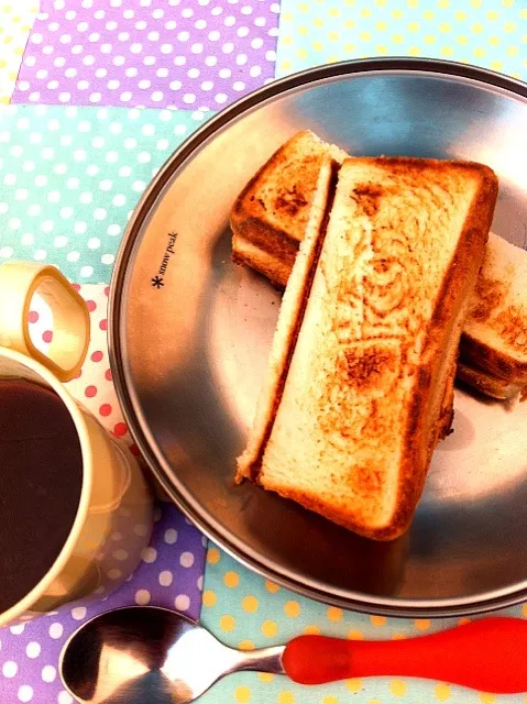 コンビーフのホットサンド|まつださんさん