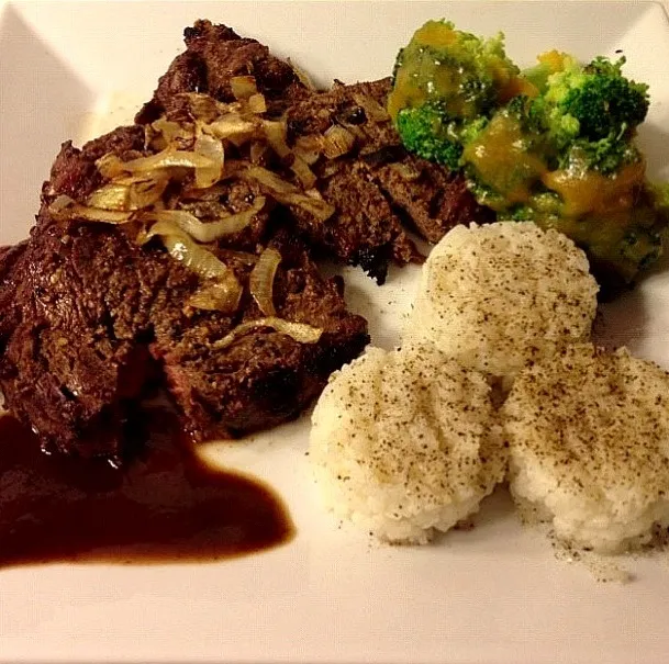 Ribeye Steak, Rice Pucks and Broccoli|Curt Chillさん