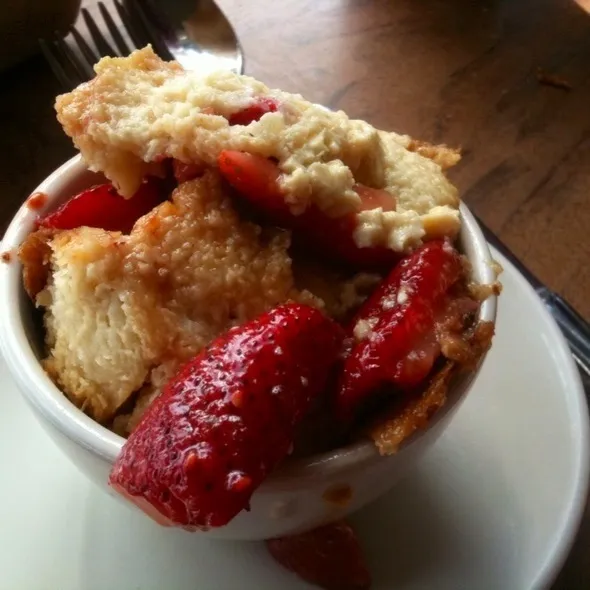 Strawberry Bread Pudding|Romeoさん