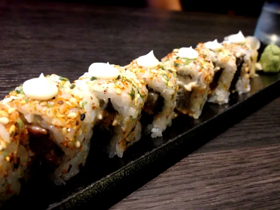 Spicy sakana makimono (chopped raw fish roll wrap with spicy sauce)|AmeSabさん