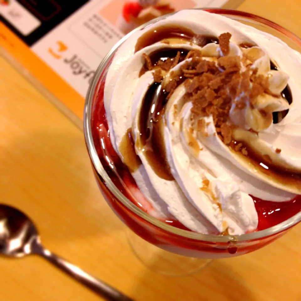 ストロベリーヨーグルトパフェ|のんさん