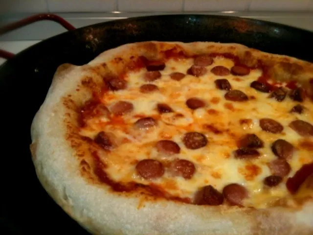 Pizza della settimana "Pizza 4 formaggi con würstel"|小鍋 (pentolina)さん