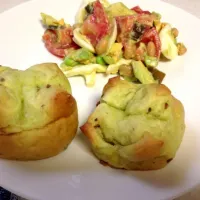 Snapdishの料理写真:My handmade salad, powdered-green-tea beans bread ... Sunday morning yehhh ✨😊🍴|OHaru🎀さん