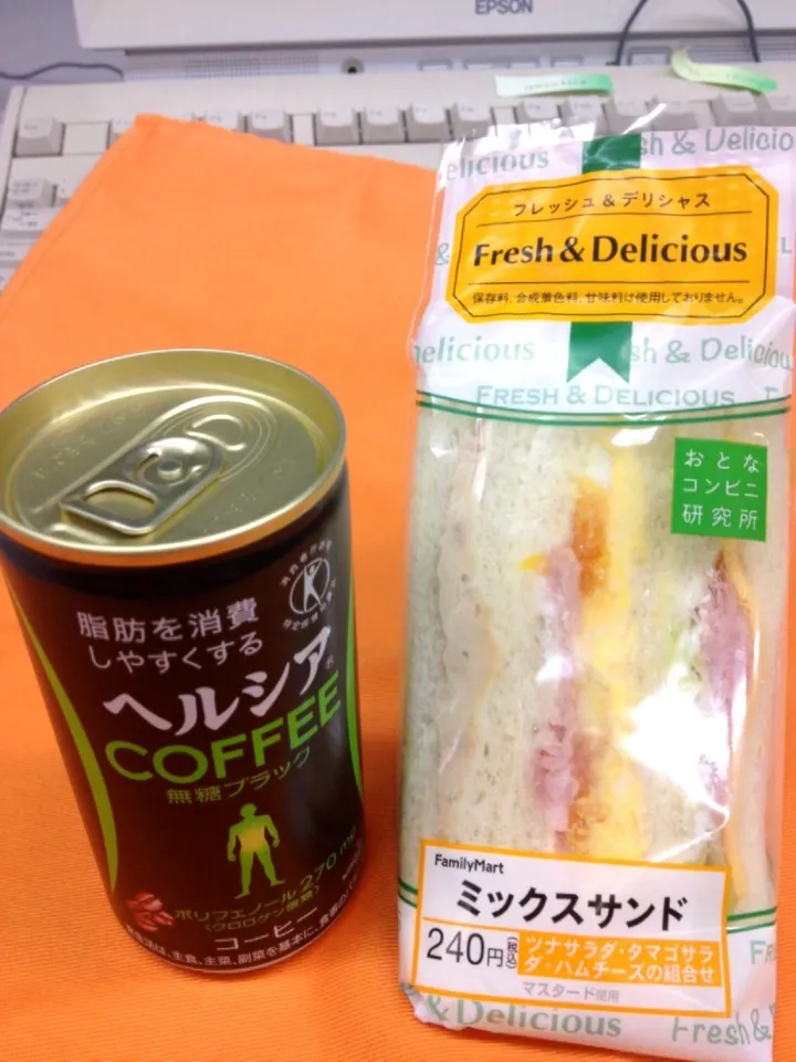 本日も休日出勤💦会社で朝ごは〜ん頑張るぞー👊👊|ちーねーさん