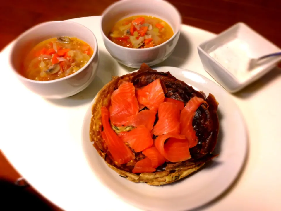 Vegetable soup w/ raw salmon topped tortilla (+sour cream)|Emi Chiba-Smithさん