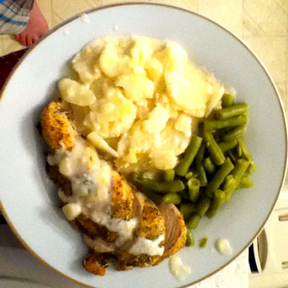 Baked chicken, green beans w/ homemade potatoes au gratin|d j vanvoorstさん