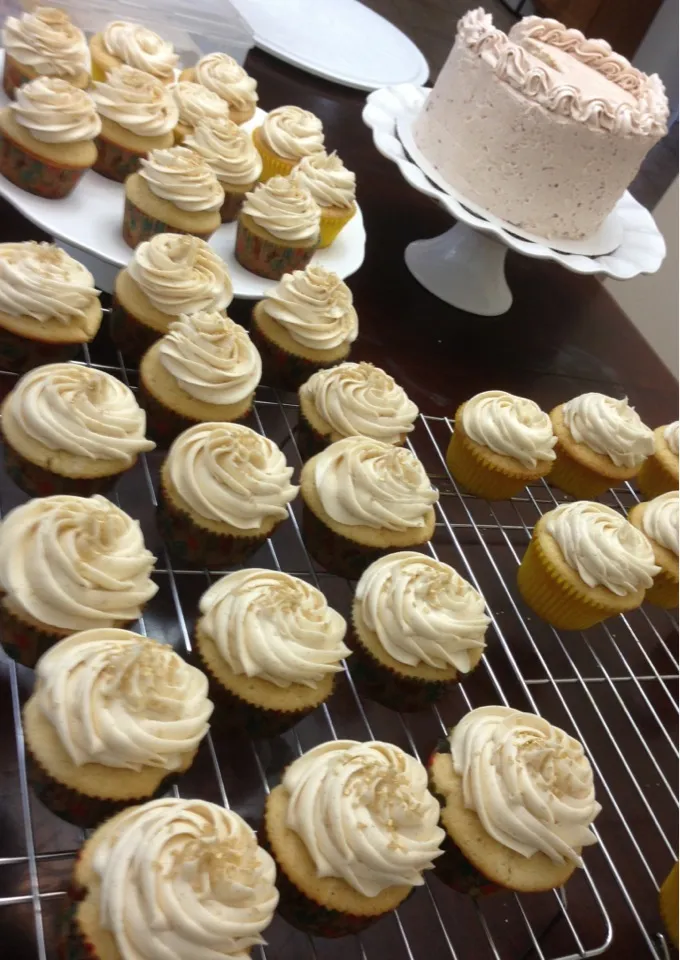 Birthday cake with strawberry swiss meringue buttercream and Very Very Vanilla Bean Cupcakes with Vanilla Bean Frosting|zina jacksonさん