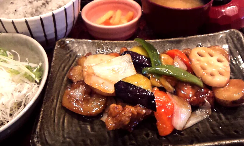 大戸屋・鶏の黒酢あん定食|のものも🍻さん