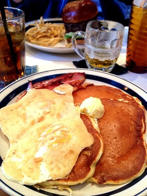 Snapdishの料理写真:ザ・グレートバーガー☆ランチ|nahoさん