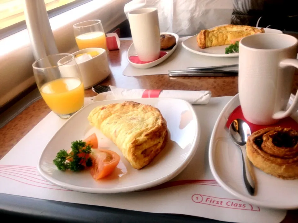 Virgin Train in UK|excellente cuisineさん